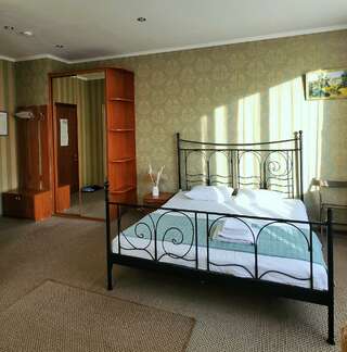 Гостевой дом Парадиз Казань Двухместный номер с 1 кроватью и собственной ванной комнатой-2